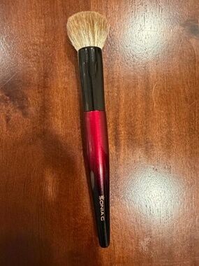 Sonia G. Classic Base Face Brush